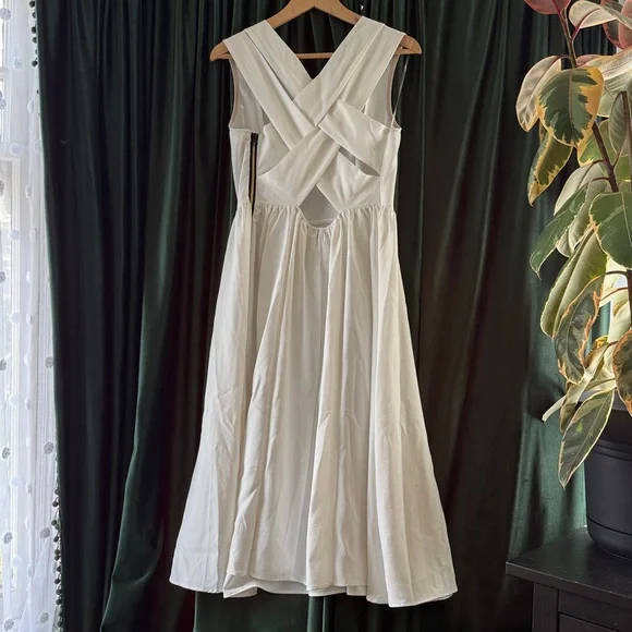 Nieman Marcus White Sleeveless Dress, size M - Picture 2 of 8